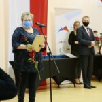 18.12.2020. Kielce. Wojewoda świętokrzyski przyznał nagrody "Czyste Serca". Przemawia Bernadeta Rak / Wiktor Taszłow / Radio Kielce