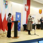 18.12.2020. Kielce. Wojewoda świętokrzyski przyznał nagrody "Czyste Serca". Przemawia Agnieszka Kucybała - stowarzyszenie Krewcy Ponidzianie / Wiktor Taszłow / Radio Kielce