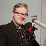 18.12.2020. Radio Kielce. Finał piątego dnia akcji Radia Kielce "Choinka pod choinkę". Na zdjęciu:  Piotr Salata / Wiktor Taszłow / Radio Kielce