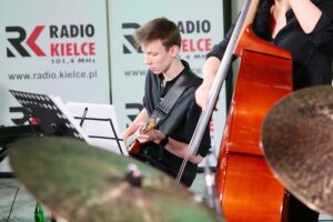 18.12.2020. Studiu Gram Radia Kielce. Koncert Piotr Salata i Kuba Kowalski Quartet / Wiktor Taszłow / Radio Kielce