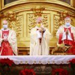 25.12.2020 Kielce. Msza w katedrze. Na zdjęciu biskupi (od lewej): Marian Florczyk, Jan Piotrowski i Andrzej Kaleta / Wiktor Taszłow / Radio Kielce