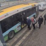 Kielce. Bus parkujący w zatoce autobusowej / strazmiejska.kielce.pl