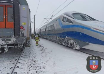 16.01.2021. Psary. Ewakuacja pociągu relacji Warszawa - Zakopane / OSP KSRG Secemin