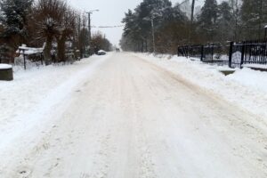 20.01.2021. Mokra. Nieodśnieżona droga / Łukasz Kłys