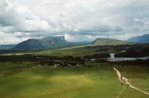 23.01.2021. Muzyczne podróże. Wenezuela. Park Narodowy Canaima / Danuta Rasała