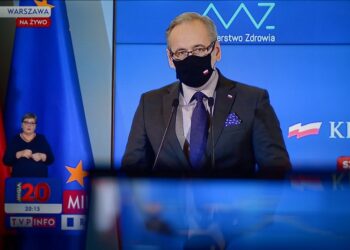 Warszawa, 11.01.2021. Koronawirus w Polsce. Minister zdrowia Adam Niedzielski podczas konferencji prasowej transmitowanej z siedziby KPRM / PAP/Marcin Obara