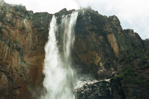 23.01.2021. Muzyczne podróże. Wenezuela. Park Narodowy Canaima / Danuta Rasała