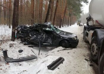 20.01.2021. Owadów. Miejsce wypadku, w którym zginął 21-letni kierowca / mazowiecka.policja.gov.pl