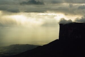 23.01.2021. Muzyczne podróże. Wenezuela. Park Narodowy Canaima / Danuta Rasała