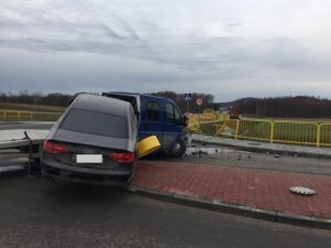 03.01.2020 Suków. Zderzenie lawety i samochodu osobowego / Arkadiusz Miller / Radio Kielce