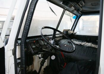 Miłośnicy motoryzacji mogą poznać słynnego Stara od najmniejszej śrubki
