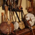 03.01.2021 Ćmielów. Zbiory instrumentów muzycznych Stanisława Jacka Machały / Emilia Sitarska / Radio Kielce