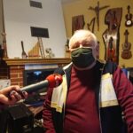 03.01.2021 Ćmielów. Zbiory instrumentów muzycznych Stanisława Jacka Machały / Emilia Sitarska / Radio Kielce