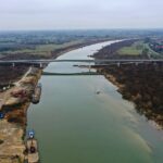 14.12.2020. Nowy Korczyn. Most przez Wisłę łączący województwa świętokrzyskie i małopolskie / Jarosław Kubalski / Radio Kielce