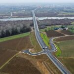 14.12.2020. Nowy Korczyn. Most przez Wisłę łączący województwa świętokrzyskie i małopolskie / Jarosław Kubalski / Radio Kielce