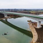 14.12.2020. Nowy Korczyn. Most przez Wisłę łączący województwa świętokrzyskie i małopolskie / Jarosław Kubalski / Radio Kielce