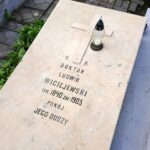 06.01.2021. Opatów. Grób doktora Ludwika Wiciejewskiego po renowacji / Emilia Sitarska / Radio Kielce