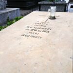 06.01.2021. Opatów. Grób doktora Ludwika Wiciejewskiego po renowacji / Emilia Sitarska / Radio Kielce