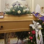 05.06.2020. Kałków. Modlitwa pożegnalna ks. Czesława Wali / Anna Głąb / Radio  Kielce