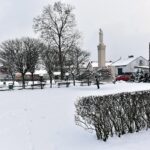 Końskie. W 1946 roku na pustym placu po cerkwi postawiono pomnik upamiętniający wydarzenia obu wojen światowych / Magdalena Galas-Klusek / Radio Kielce