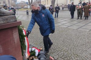 24.01.2021. Wąchock. Zakończenie centralnych obchodów 158. rocznicy wybuchu powstania styczniowego. Na zdjęciu: Zbigniew Koniusz - wojewoda świętokrzyski / Anna Głąb / Radio Kielce