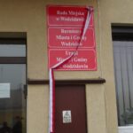 04.01.2021. Wodzisław. Odsłonięcie tablic / Ewa Pociejowska-Gawęda / Radio Kielce