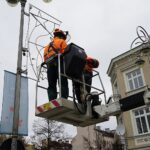 11.01.2021. Kielce. Demontaż świątecznych iluminacji / Piotr Kwaśniewski / Radio Kielce