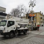 11.01.2021. Kielce. Demontaż świątecznych iluminacji / Piotr Kwaśniewski / Radio Kielce