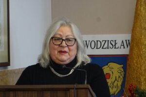 20.01.2021 Wodzisław. Pierwsza sesja Rady Miejskiej w Wodzisławiu. Na zdjęciu: Teresa Szwaczka, prezes towarzystwa Przyjaciół Wodzisławia / Ewa Pociejowska-Gawęda / Radio Kielce