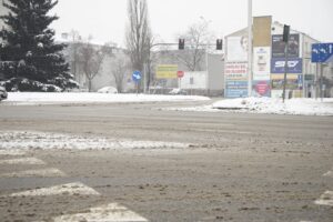 19.01.2021 Kielce. Trudne warunki na drogach / Norbert Orłowicz / Radio Kielce