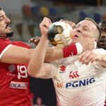 15.01.2021 Egipt. Mistrzostwa świata w piłce ręcznej. Mecz Tunezja - Polska. Na zdjęciu (od lewej): Jaballah Jihed i Rafał Przybylski / Khaled Elfiqi / POOL / PAP/EPA