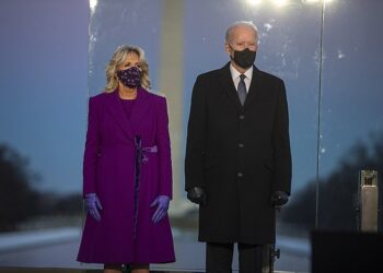 Prezydent-elekt Joe Biden z żoną Jill Biden / SHAWN THEW / PAP/EPA