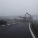 04.01.2020. Zalezianka. Samochód ciężarowy przewrócił się na jezdnię / Jarosław Kubalski / Radio Kielce