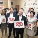 28.06.2020. Kielce. Sztab wyborczy PiS. Na zdjęciu (od lewej): Jarosław Karyś, Marek Kwitek - poseł PiS, Krzysztof Lipiec - poseł; lider świętokrzyskiego PiS, Mirosław Gębski - starosta kielecki / Jarosław Kubalski / Radio Kielce