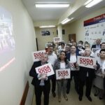 28.06.2020. Kielce. Sztab wyborczy PiS.  Na zdjęciu (od lewej): Jarosław Karyś, Krzysztof Słoń - senator PiS, Marek Kwitek, poseł PiS, Krzysztof Lipiec, poseł; lider świętokrzyskiego PiS, Piotr Wawrzyk - wiceminister spraw zagranicznych / Jarosław Kubalski / Radio Kielce