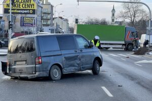 29.01.2021. Kielce. Wypadek na skrzyżowaniu ulic Źródłowej i Sandomierskiej / Jarosław Kubalski / Radio Kielce