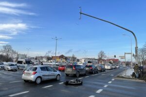 29.01.2021. Kielce. Wypadek na skrzyżowaniu ulic Źródłowej i Sandomierskiej / Jarosław Kubalski / Radio Kielce