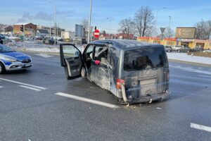 29.01.2021. Kielce. Wypadek na skrzyżowaniu ulic Źródłowej i Sandomierskiej / Jarosław Kubalski / Radio Kielce