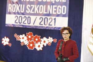 01.09.2020 Włoszczowa. Inauguracja roku szkolnego we Włoszczowie z udziałem Elżbiety Witek, marszałek Sejmu. Na zdjęciu: Elżbieta Witek - marszałek Sejmu / Jarosław Kubalski / Radio Kielce