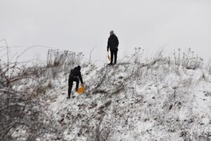 13.01.2021 Kielce. Zabawy dzieci na śniegu / Jarosław Kubalski / Radio Kielce