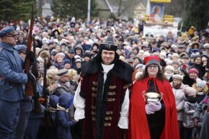 06.01.2020 Kielce. Orszak Trzech Króli. Na zdjęciu: Grzegorz Motak (Baltazar) - dowódca 10. Świętokrzyskiej Brygady Obrony Terytorialnej / Jarosław Kubalski / Radio Kielce