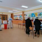 14.01.2021 Busko-Zdrój. Badania przesiewowe w Szkole Podstawowej nr 3 / Marta Gajda / Radio Kielce