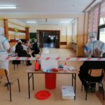 14.01.2021 Busko-Zdrój. Badania przesiewowe w Szkole Podstawowej nr 3 / Marta Gajda / Radio Kielce