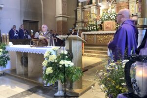 05.06.2020. Rudnik nad Sanem. Msza pogrzebowa księdza Czesława Wali. Na zdjęciu: abp Wacław Depo - metropolita częstochowski / Grażyna-Szlęzak-Wójcik / Radio Kielce