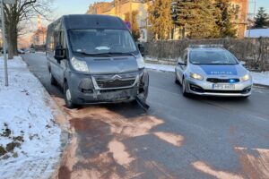 28.01.2021. Kielce. Wypadek na skrzyżowaniu ulic Marszałkowskiej i Turystycznej / Kamil Król / Radio Kielce