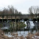 23.01.2021. Doły Biskupie. Jaz na rzece Świślinie / Robert Felczak / Radio Kielce