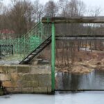 23.01.2021. Doły Biskupie. Jaz na rzece Świślinie / Robert Felczak / Radio Kielce