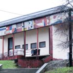 08.01.2021 Sędziszów. Mozaika zdobiąca budynek Samorządowego Centrum Kultury / Instytut Dizajnu w Kielcach