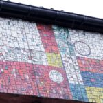 19.01.2021. Sędziszów. Samorządowe Centrum Kultury. Mozaika z frontonu budynku / Instytut Dizajnu w Kielcach