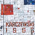 19.01.2021. Sędziszów. Samorządowe Centrum Kultury. Mozaika z frontonu budynku / Instytut Dizajnu w Kielcach